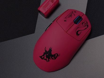 个性战力鼠,瓦尔基里VK M5启停障碍&精准度测试 这是瓦尔基里刚上的新鼠标M5,它有点另“类”,在多数品牌都追着流量更高的类GPW、类毒蝰干的时候,它LAY了皮王,皮王其实我个人是比较喜欢的纯右手握感,眼前这个鼠标的配置不是最高,但做工不错,在经历多次改良、复测后,现在M5的实测数据已经到了较高的水平,百元级这样的均衡表现,是货真价实的游戏鼠标。