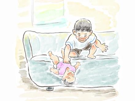 妹妹不小心掉下沙发,哥哥眼疾手快#画一个故事 #哥哥妹妹 #亲子教育 #画画 #感人 (绘画素材@豆哥嘟妹成长记)