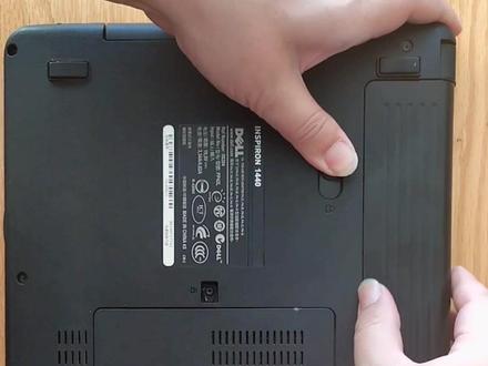 教大家看老笔记本升级硬件内存条,戴尔inspiron(灵越)1440,加一条ddr2 2g 800,组成内存双通道4g。喜欢朋友点点小红心❤️,最大的支持与鼓励呦。@抖音广告助手 @抖音创作者中心 @DOU+小助手 @DOU+上热门 @DOU+大讲堂 #大数据推荐给有需要的人 #老笔记本电脑升级配置 #老笔记本升级内存 #diy笔记本 #笔记本电脑