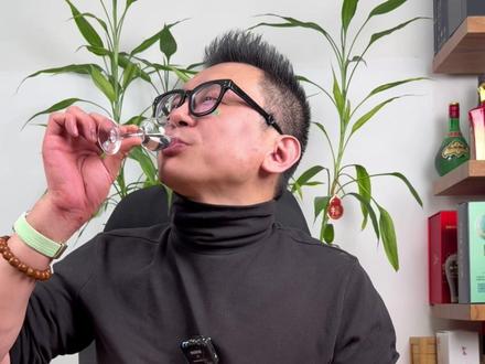 72度、68度,干了以后彻底晕了#内容太过真实 #干了这杯酒 #五粮液 #浓香型白酒