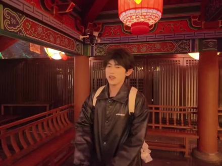 我想“离别”这一页我始终没有学会 小月亮收官快乐!希望下次见面我们都能成为更好的人~@熄灭月亮 #清明上河园NPC#熄灭月亮#抖音玩法合伙人 @抖音创作小助手