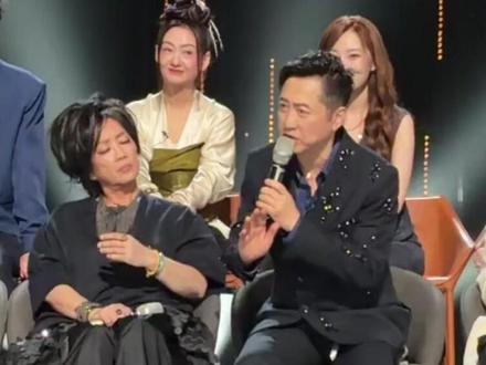 洪涛回应歌手淘汰庾澄庆:难以理喻但不惊讶,强调不存在黑幕 哈林经纪人回应:小事一件
#歌手 #庾澄庆