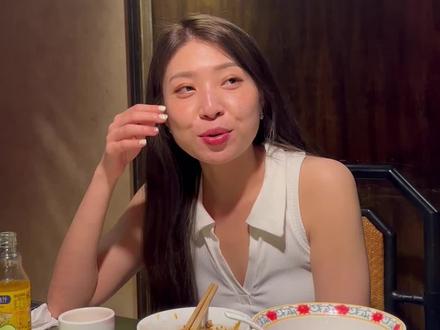 再见到同桌,那个不爱上体育课的她,竟然当了体育记者!#vlog日常 #记录真实生活 #高考 #大运会