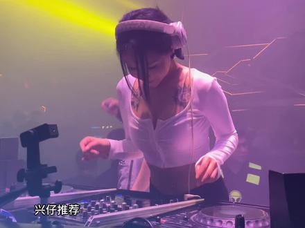 丫丫是个bobo,古咪古咪bono#车载u盘 #车载音乐 #dj兴仔太空神曲 #嗨曲 #劲爆dj