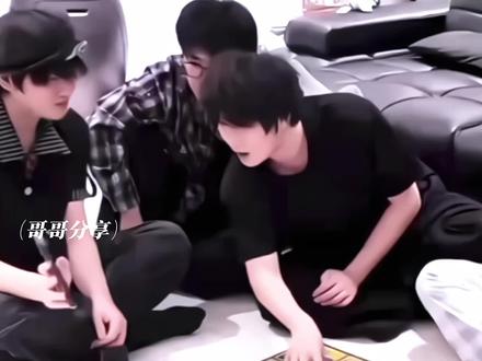 小狗骑士就是会时刻注意哥哥的情绪的~
弟没选哥真的是出乎我意料了,kkdt太命苦了
#二拜高堂 #越引超汐 #越超 #年下