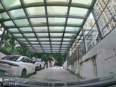 夏天梅雨季节开车,从地库出来玻璃上全是雾气怎么办?弄清原理再处理就简单啦#长安启源a07 #每天一个用车知识 #玻璃起雾 #雨天行车注意安全 #启源星动源计划