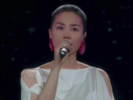 王菲不愧是春晚爆款制造机 原歌《你我经历的一刻》未唱先火 期待这首被#王菲 “一字不改”选中的歌!#AI中国年国风贺新春 #听国风上咪咕音乐 #来咪咕音乐call新年 #咪咕音乐新春手势舞 (编辑:宝塔 责编:浪花 审核:大头)