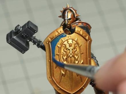 战锤雷铸神兵:金色盾牌涂装小技巧! #战锤40k #战锤aos #雷铸神兵 #盾牌涂装 #阿酱涂装