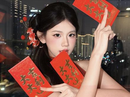 红包三刀流!赚遍三界! #拍照姿势 #春节 #红包三刀流