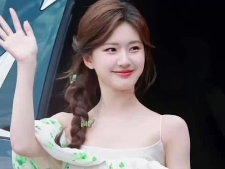 范思哲宣布赵露思为其全球代言人