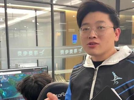 真的有比一诺等职业选手还要强的民间高手吗? #王者荣耀 #kpl #职业选手 #电竞天赋 #主播vs职业 职业