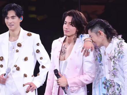 F3~青春的记忆这一刻停留在这里了!#演唱会现场#F3#音乐现场 #音乐分享#一代人的青春