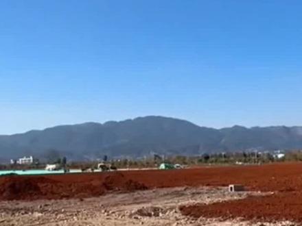 华晨宇最四季如春的地方买的三块地。乐园2.0正在建设中。玉溪望海公园#景色超美 玉溪抚仙湖攻略
华晨宇的地