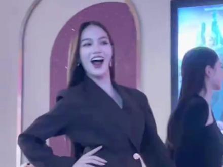 剧里女王 剧外女大泰摇子#女王危爱 #危险女王 #TKNur