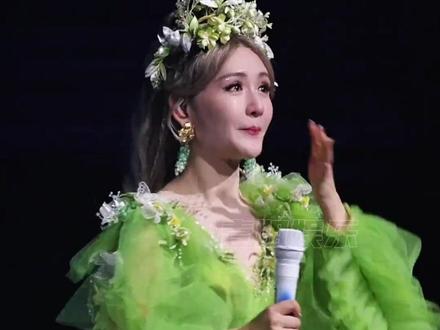 她的一次演唱会,看遍半个娱乐圈#谢娜 #演唱会 #友谊 #人缘