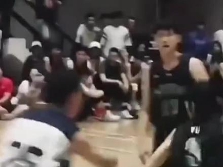 小🐟被篮球队友叫崽崽诶,我妈了😄#于适 #篮球🏀