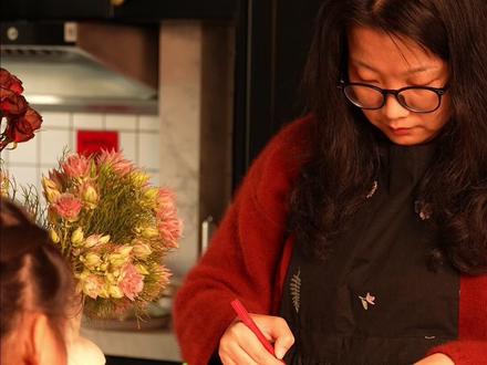 跟着抖音过春节,妈妈都惊呆了 春卷烟花,白日焰火,红包挂画,纸巾挂画,还有摇钱树,统统拿捏🤏🏻#春节快乐的n种方式 #春节快乐的n种方式 #春节布置 #春节家居装饰 #春节手工