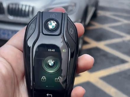 给车友升级宝马X6 老款钥匙升级成液晶钥匙,霸气侧漏的外观#液晶钥匙 #宝马 #车钥匙