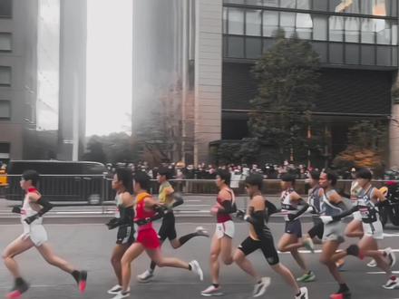 2026年1月2日早上七点钟,第102回箱根驿传正式在东京起跑!#箱根驿传 #马拉松 #中长跑