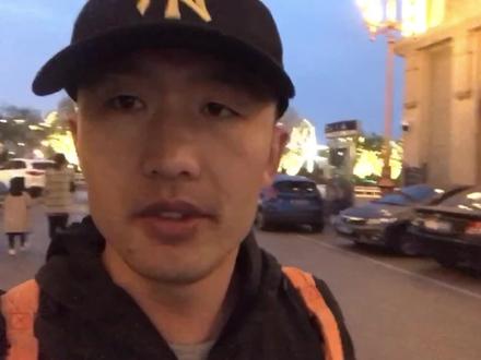 晚上海河边溜达溜达,津湾大剧院名流茶馆听听相声