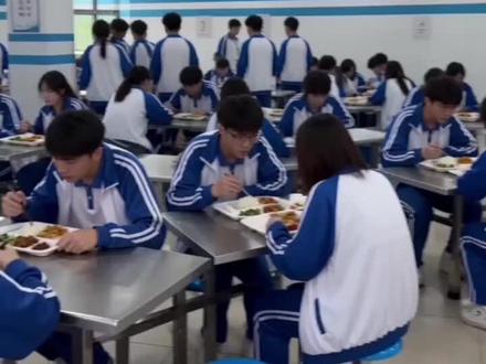 al食堂阿姨打饭XX牛逼#食堂打饭 #豆包 #牛逼 #牛逼克拉斯 后台t指令@豆包 @豆包p图指令 @豆包AI智能助手