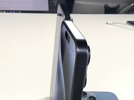 iPhone15超大杯对比14超大杯 正面颜值对比 亚光背板 磨砂边框 #iphone15pro #2023苹果发布会 #iPhonepromax #iphone15发布会