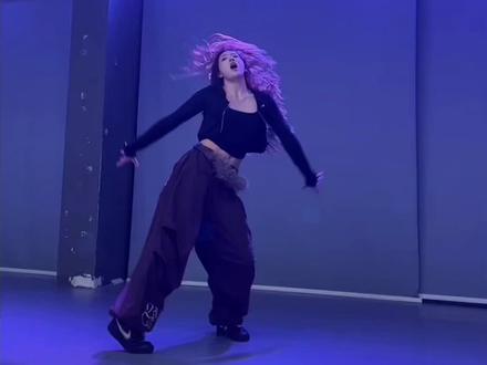 希望分享的方法对大家有帮助,那我会很开心开心~#邪修关键帧 #舞蹈干货 #关键帧技巧 #叶子编舞@DOU+小助手 @抖音小助手 #爵士舞