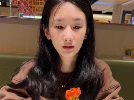 120斤vs70斤,一天都吃了什么,海底捞夜宵卡太牛了#闺蜜日常 #海底捞夜宵 #夜宵还得这么吃