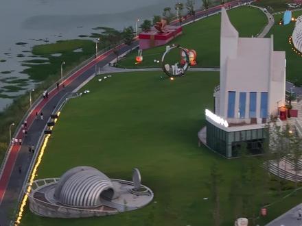 傍晚的滨湖北岸爱情主题公园 #开州