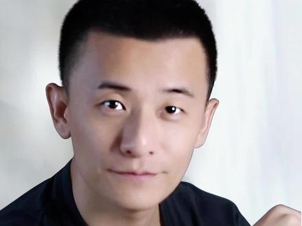 在聚会用餐时,反手倒酒时最大的忌讳,你记住了吗?#饭局 #人情世故 #为人处世 #酒桌文化 #白酒 #应酬