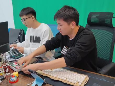 不要买无线机械键盘,除非你看过达尔优EK810。#机械键盘 #达尔优 #外设 #顶级外设