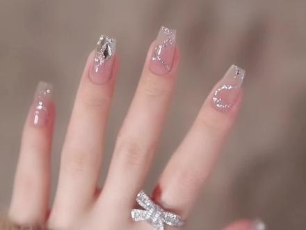 简单线条贴钻款教程#高级感 #带钻美甲 #显白美甲 #透色美甲