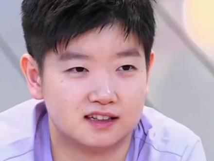 昨天从体育总局了解到孙颖莎和王楚钦在接受系统的治疗和康复身体也在慢慢恢复,很遗憾可会缺席明年的亚锦赛