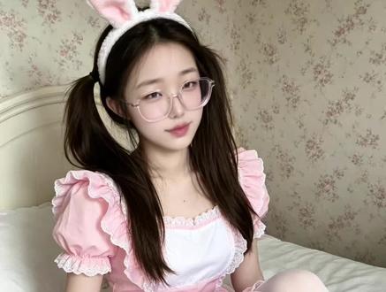 兔耳白丝女仆 #江栩麒