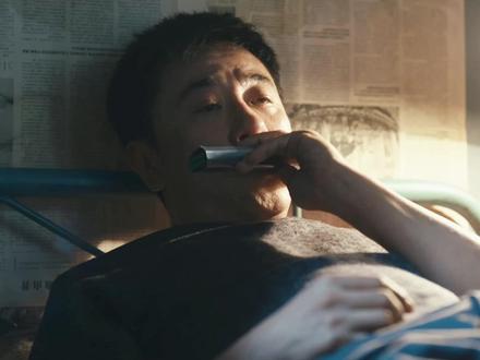 #岁月有情时今日开播 被留下的口琴,是小满被抛弃的证明;奶奶的怀抱,是小满唯一的救赎。#岁月有情时