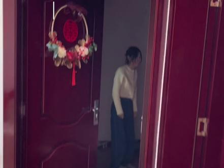 小姨会永远爱你。
因为在小姨小时候,你的妈妈会给小姨买漂亮衣服,带小姨去没去过的地方,尝试没吃过的美食。
因为妈妈先做了姐姐,你才有了小姨。
我有世界上最好的姐姐,你也会有世界上最好的小姨。#小姨