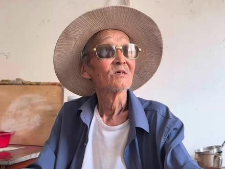 86岁网红谢尔比大爷去世,上个月刚过完生日,网友们纷纷留言悼念#谢尔比大爷 #网红