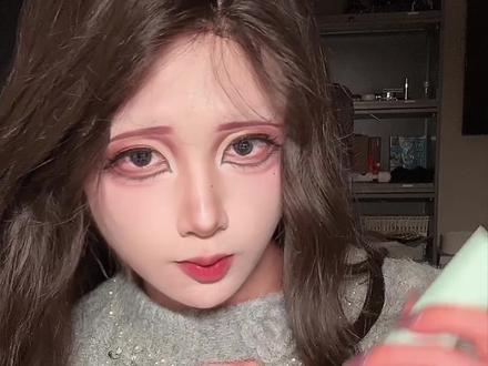 两百块的国产粉底大家能接受吗? #化妆 #反差 #甜妹 #cos #彩棠小圆管粉底液