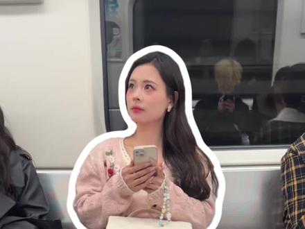 日子滚烫,快乐至上!@🍃啊miu #速写 #地铁画画 #武汉地铁 #画1000个陌生人 #画画