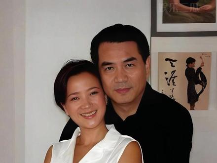 明明“非丈夫”身份,为何廖京生陪何晴走到人生终点?十年的情谊,原比许多婚姻更动人#女演员何晴去世 #廖京生 #许亚军 #娱乐评论大赏 #内容启发搜索