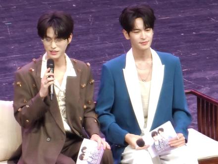 你不玩我们就要和金金玩儿了! @张哲旭ZZXu @弭金 #旭日流金 #见面会互动 #又磕到了 #追星日常 #搞笑视频