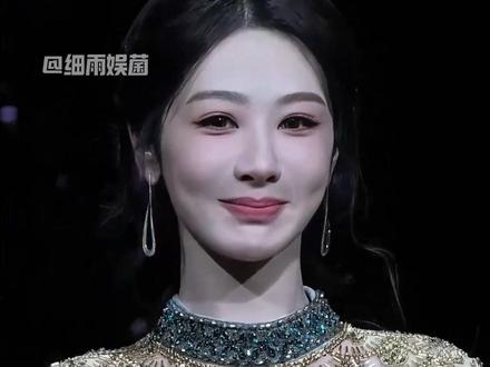 明明是青梅竹马,为何杨紫和张一山没能成恋人?看到十年如一日庆生,才懂胜过爱情的情谊#杨紫 #张一山 #家有儿女 #内容启发搜索 #影娱热点团