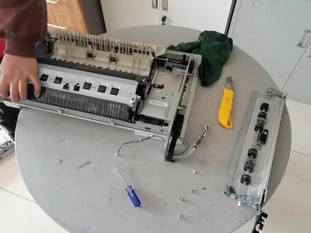 施乐5570侧门关不上,如何解决?