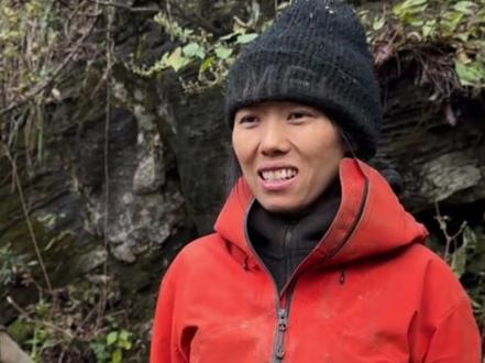 “冷美人”被紧急送医,遗憾退赛!此前因痛经在地上打滚