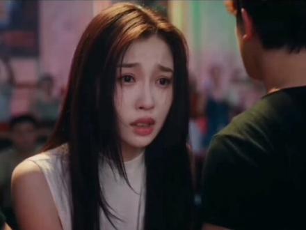 姜暮看到久别重逢的哥哥靳朝在打拳。#双轨