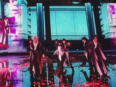 跨代合作舞台《骁》 苏新皓开口跪了
#tf家族 #舞台 #新音#骁#苏新皓