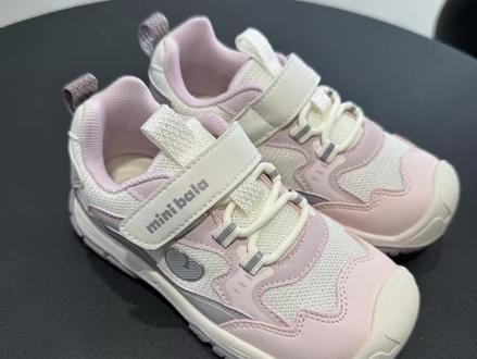 天呐‼️#迷你巴拉巴拉 这波清仓太给力了!家里有娃的闭眼入!上学穿贼合适#软底软面穿上超舒服 #儿童运动鞋 #运动鞋 #上学穿的鞋