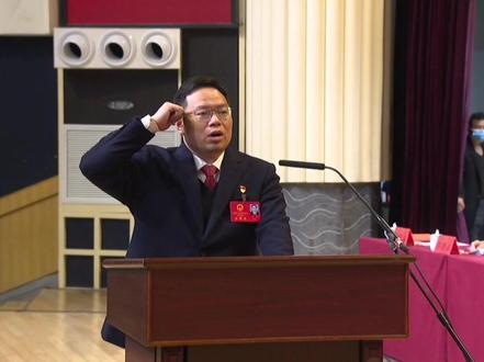 3月14日,于都县人民政府县长黄法向宪法宣誓并讲话。#两会