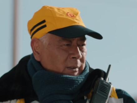 师父现场教学:别拿“小玩意儿”不当回事! “看见没有?就这么个小玩意儿能坏大事。” 这是教室里学不到的一课。在高原铁路上,每一次排查都是实战,每一句教导都是传承。#电影开心岭 #开心岭 #交通强国铁路先行