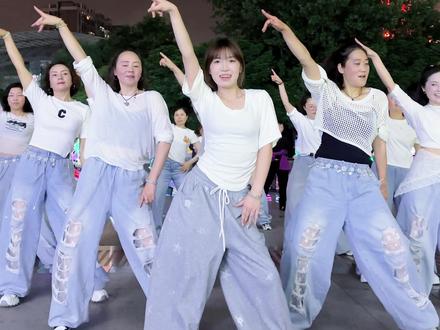 如狼前行,永不投降#我要像狼一样#一学就会#抖音玩法合伙人计划@抖音作者助手 @DOU+小助手
